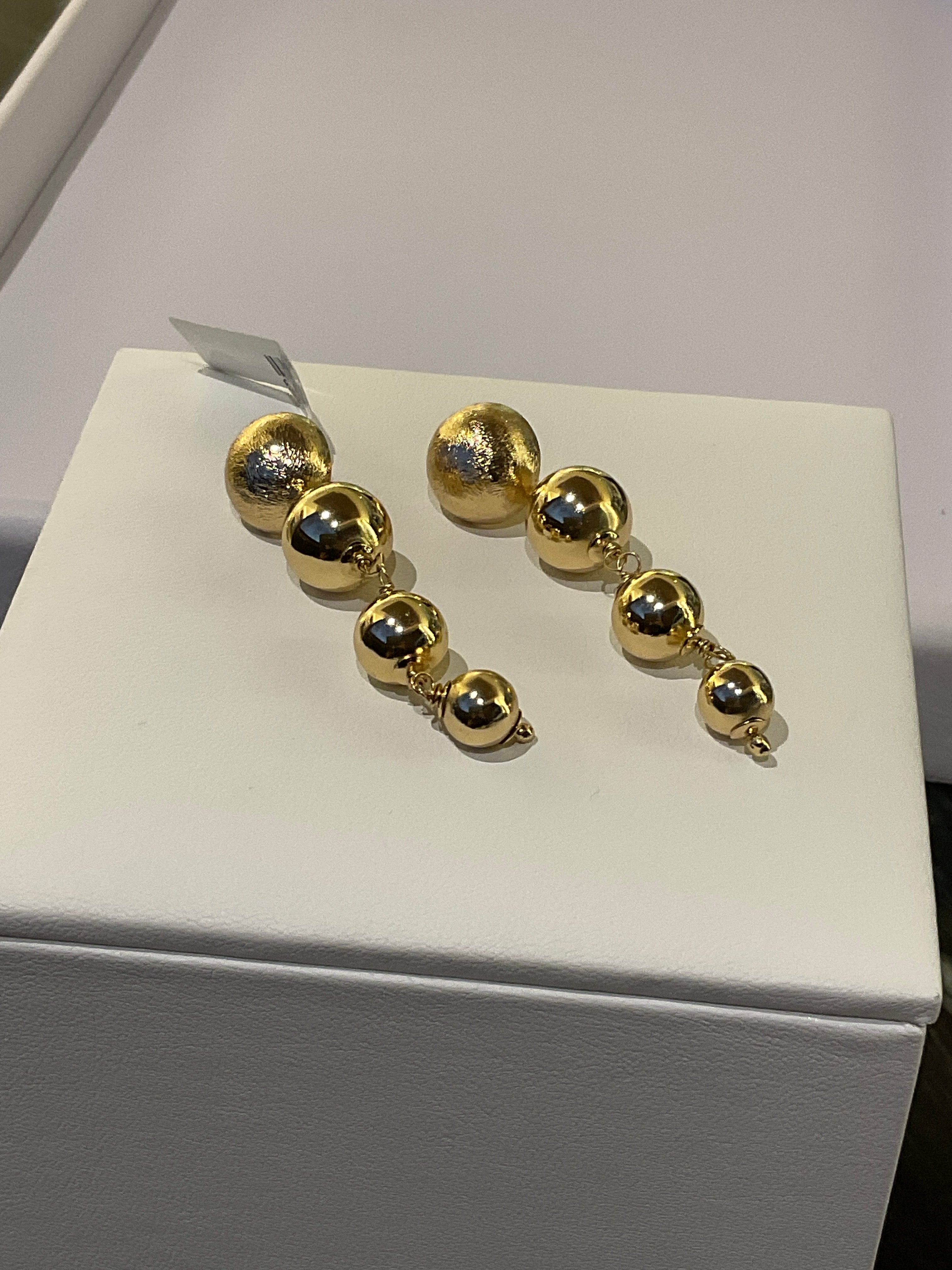EARRING BALLS