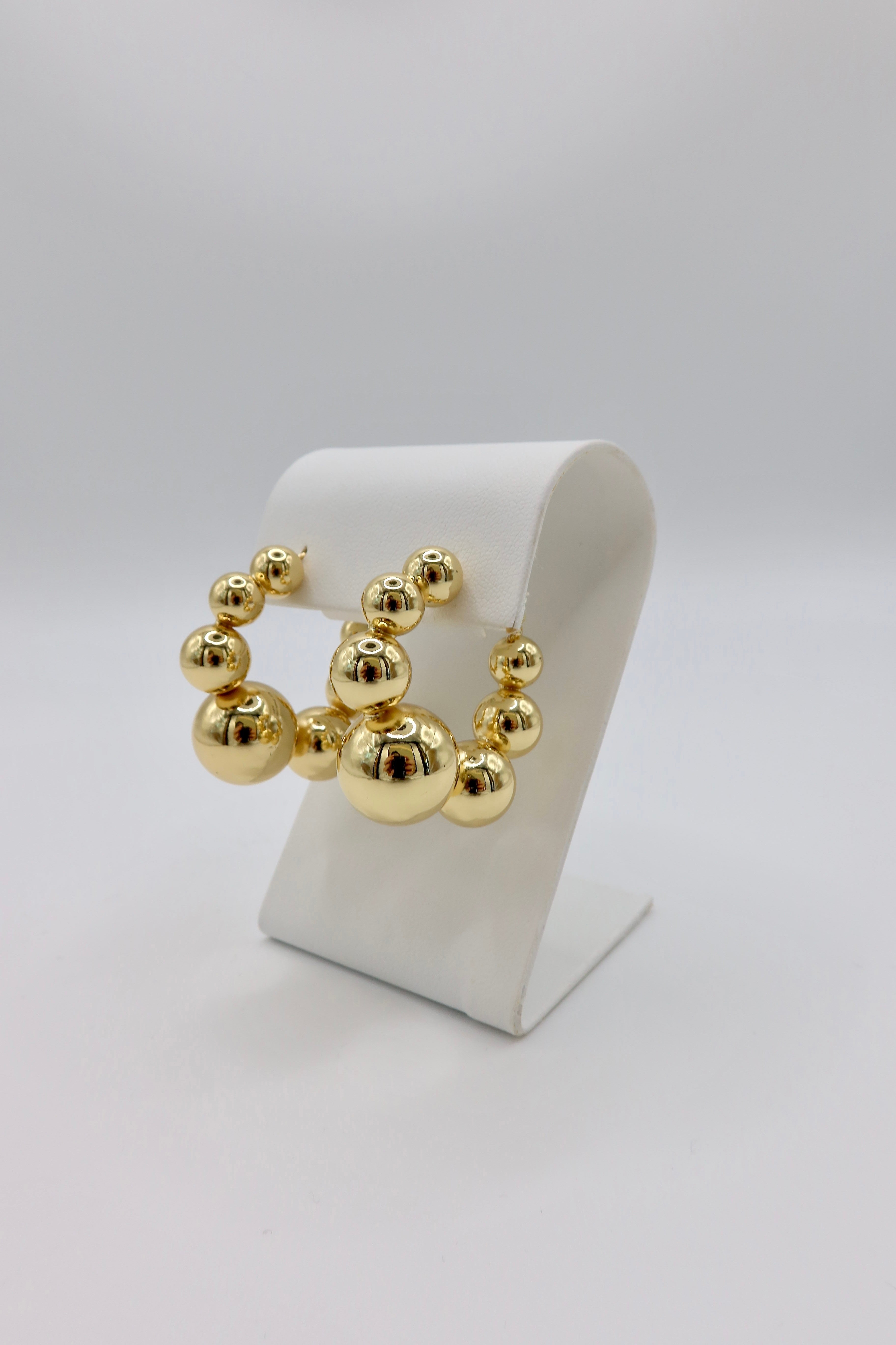 ARETES HOOPS DORADOS