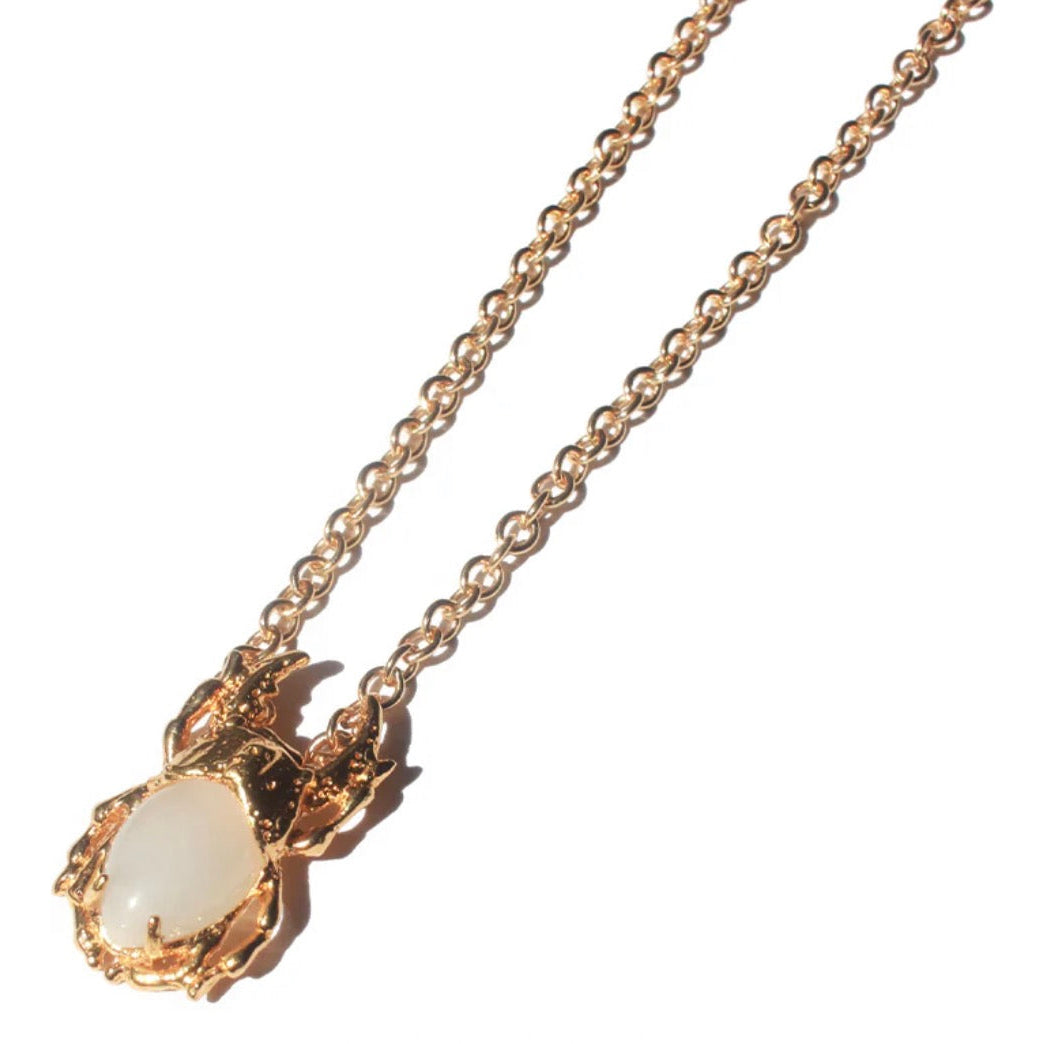 COLLAR ESCARABAJO LUNA