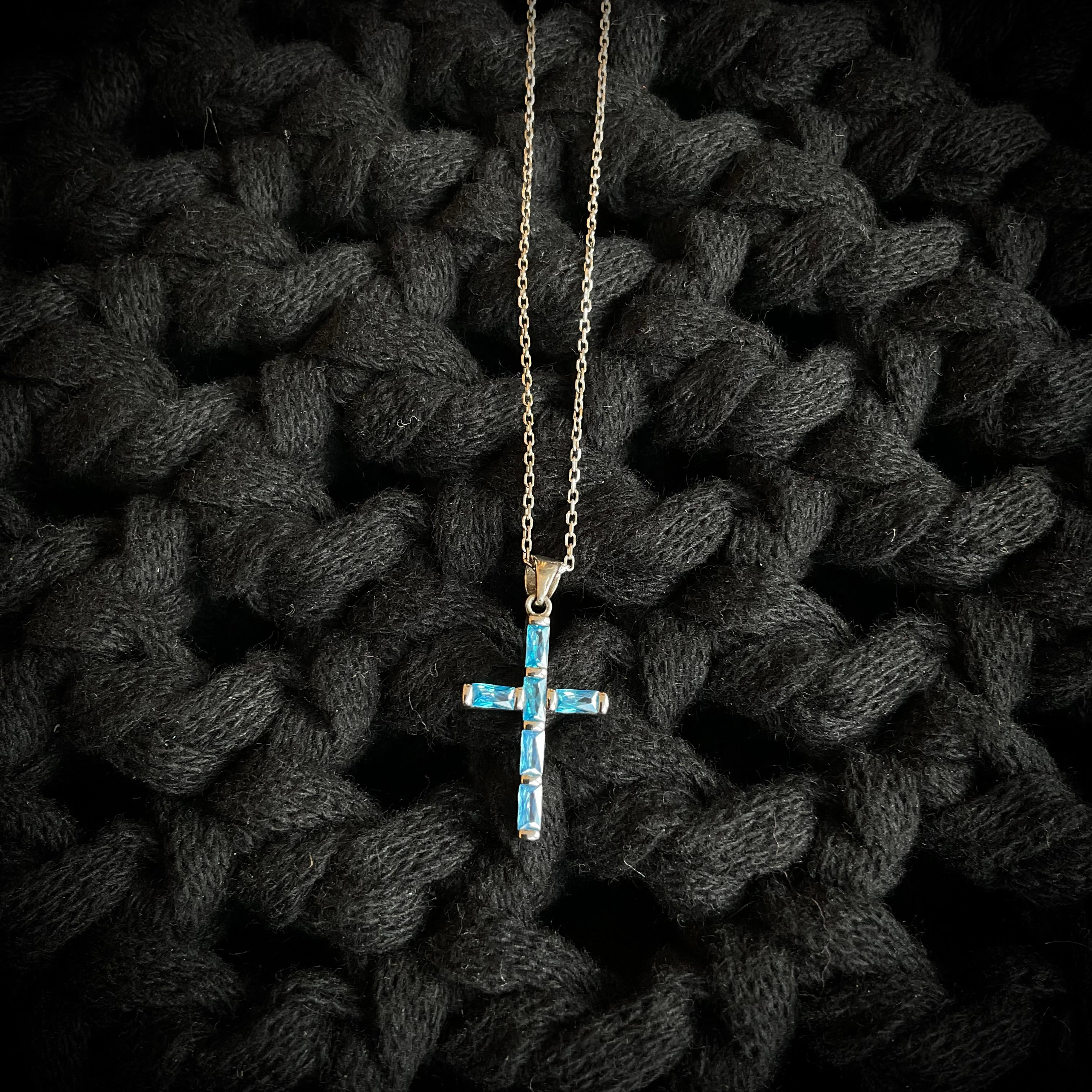 Cadena Dije Cruz Zirconia