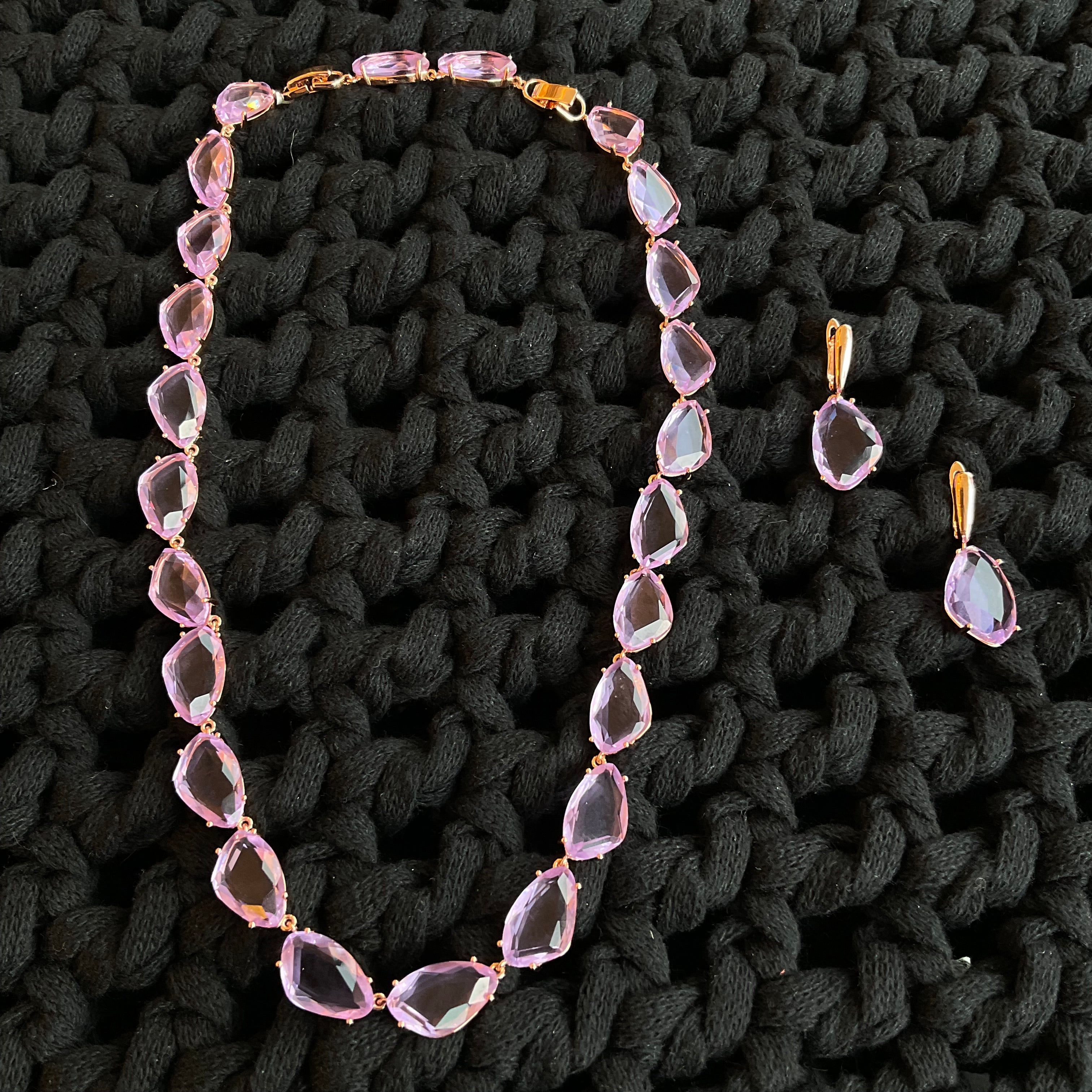 Juego de Aretes y Collar Chapa Oro Lila