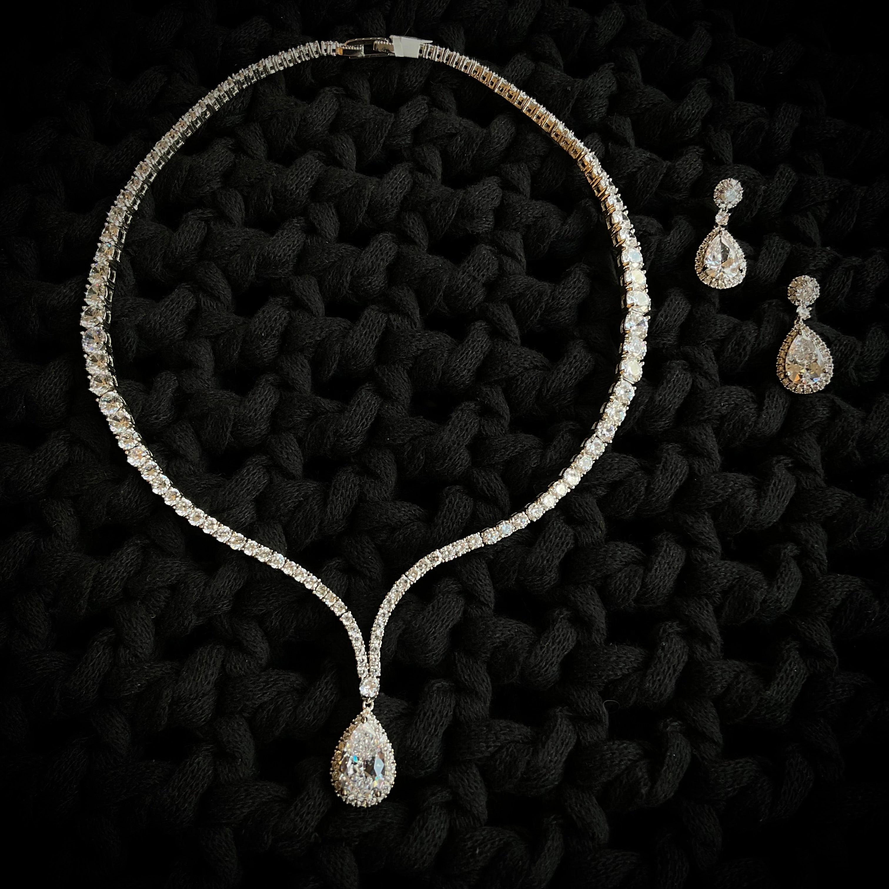 Juego de Aretes y Collar Rodio Cristalino 1