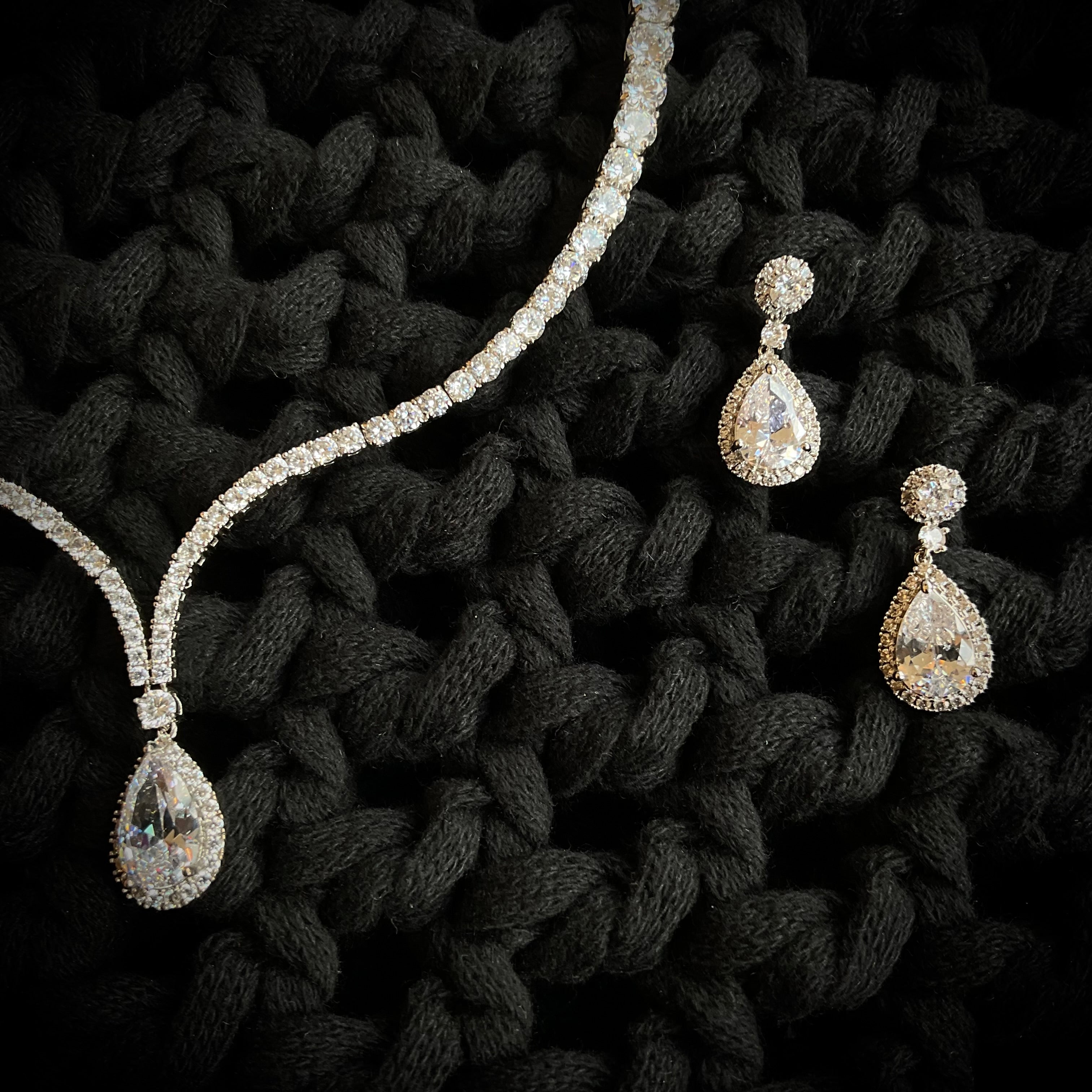 Juego de Aretes y Collar Rodio Cristalino 1