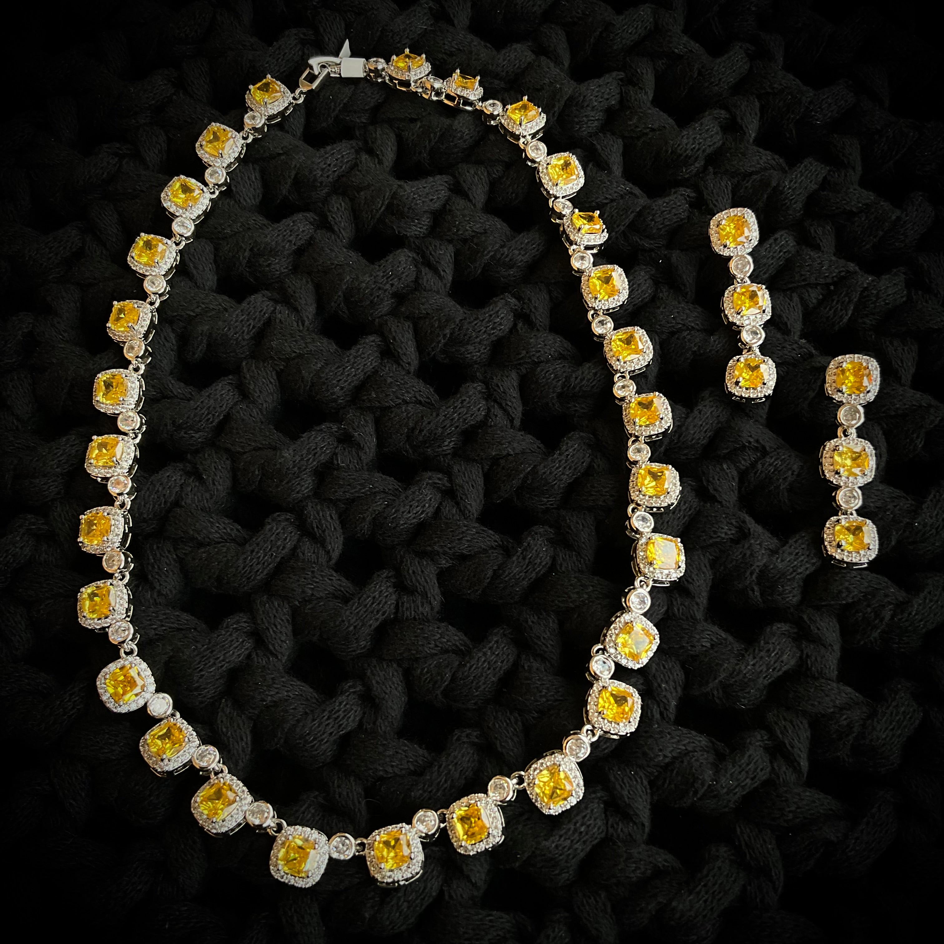 Juego de Aretes y Collar Rodio Amarillo