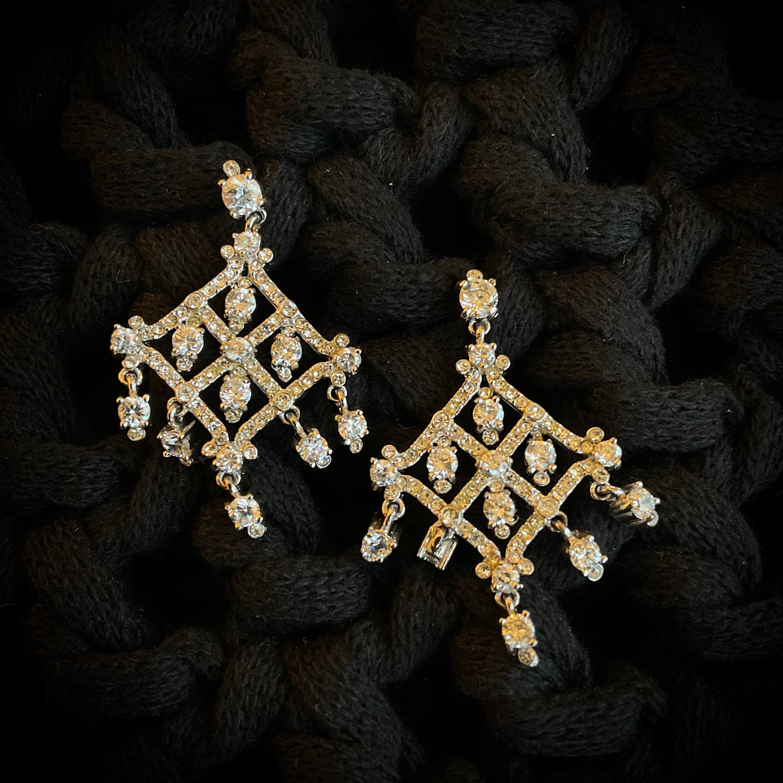 Aretes Plata Rombo con Gotas Adentro