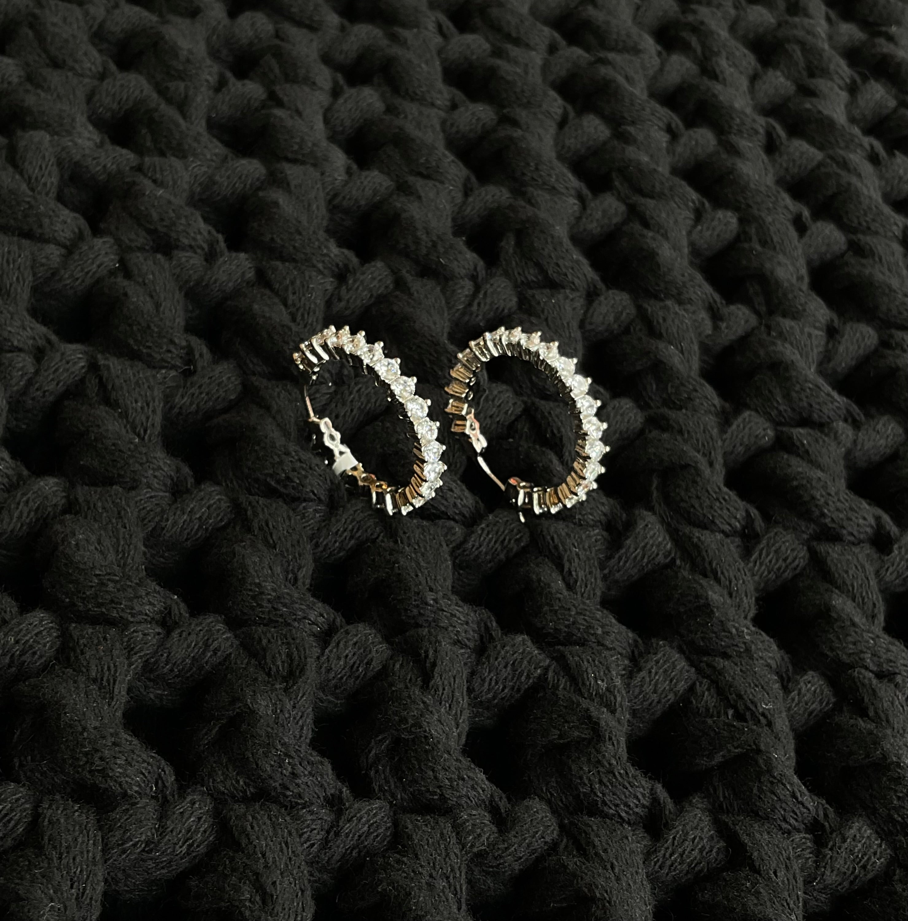 Arracadas Plateadas con Zirconias Cristalinas