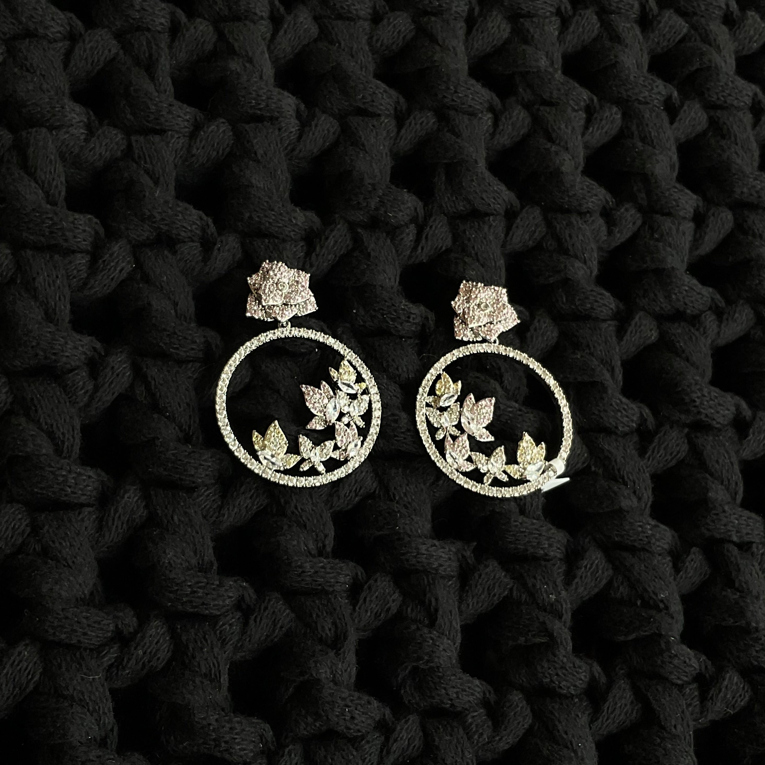 Aretes Plata con Flor y Círculo