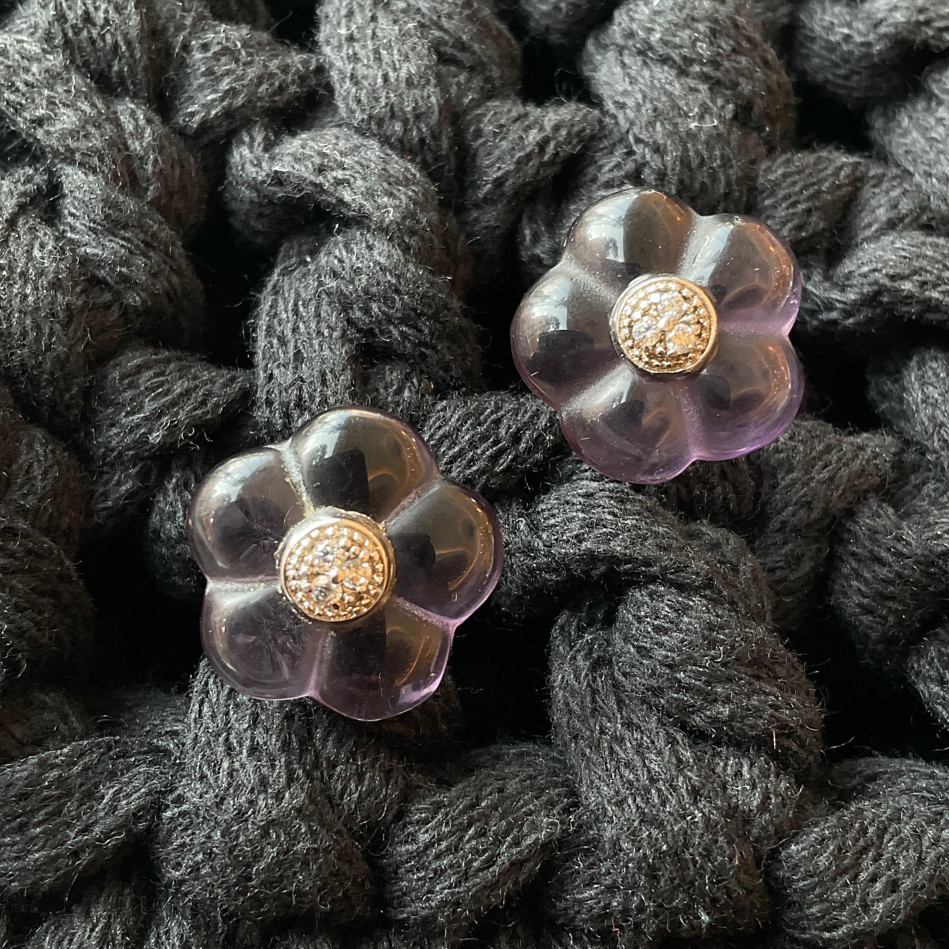 Aretes Rodio de Flor Pétalos de Amatista