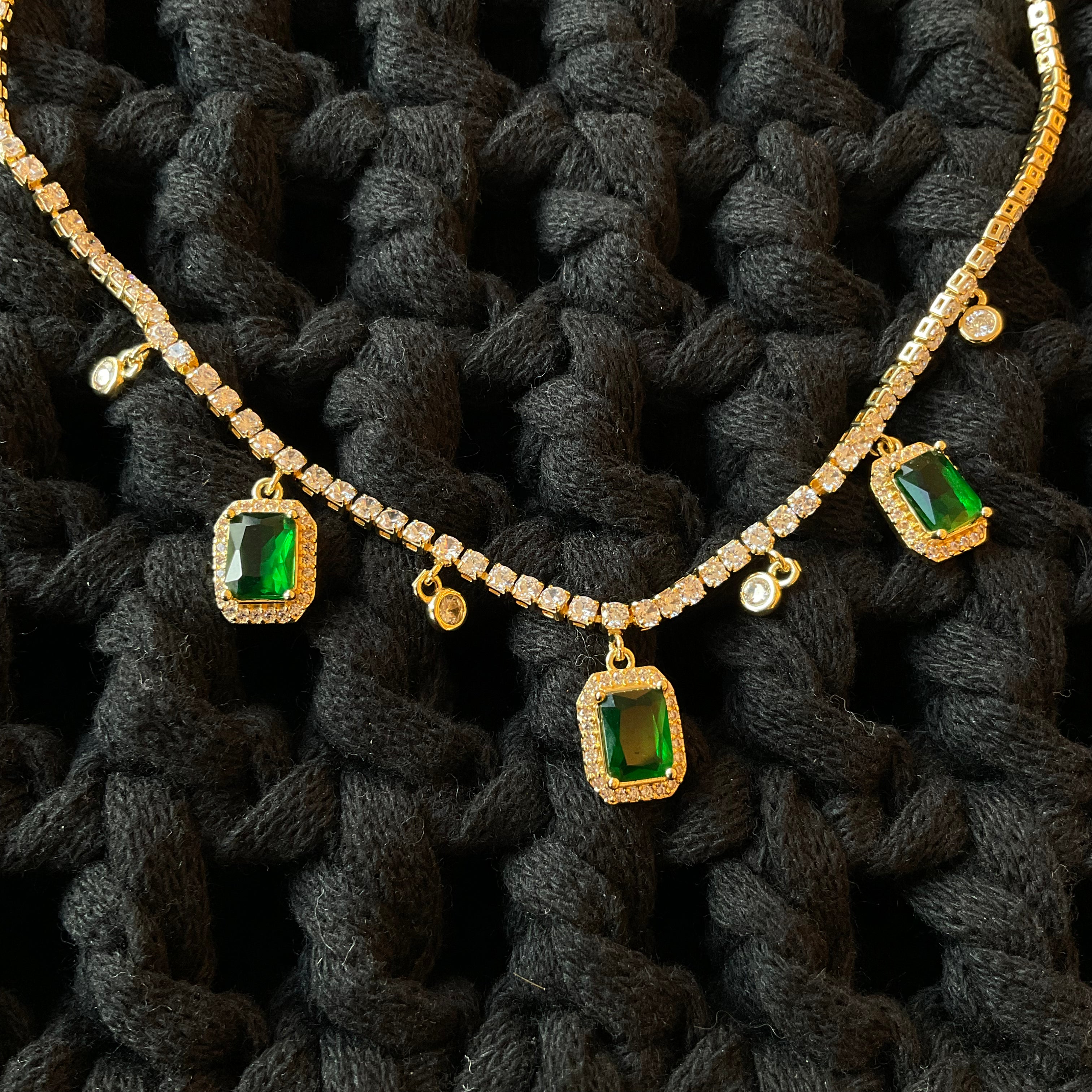 Collar Chapa Oro Verde