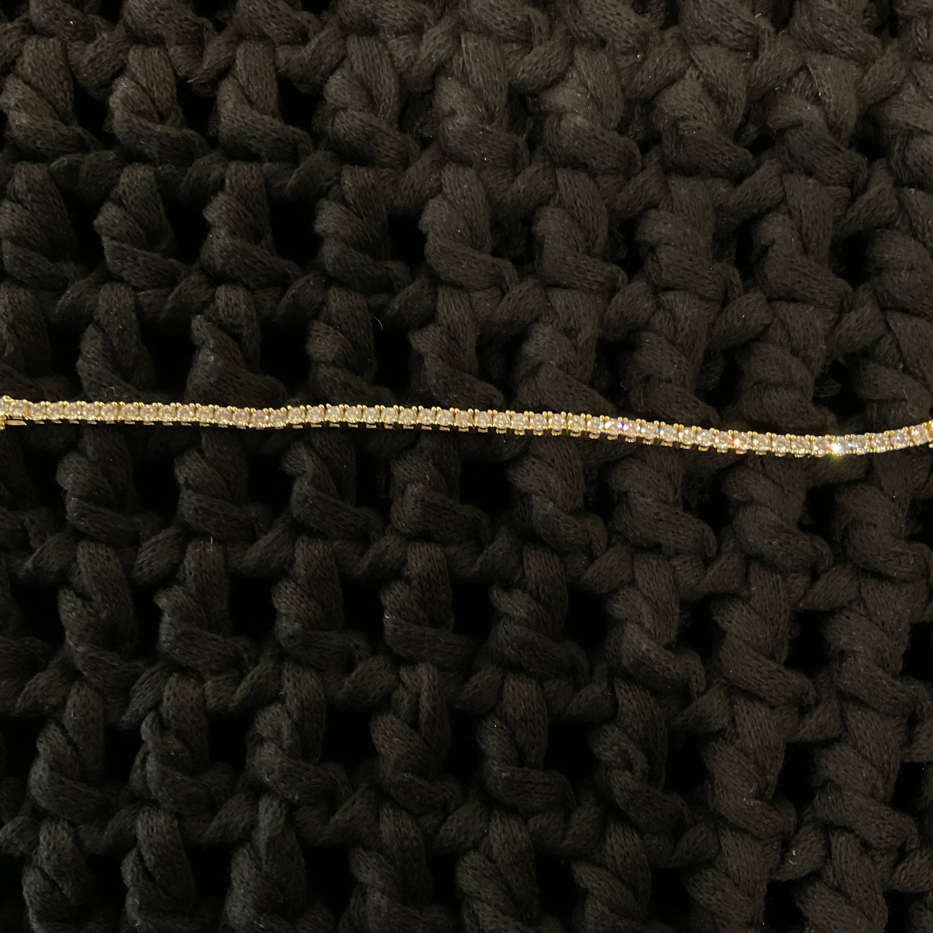 Round Tennis Bracelet - Golden
