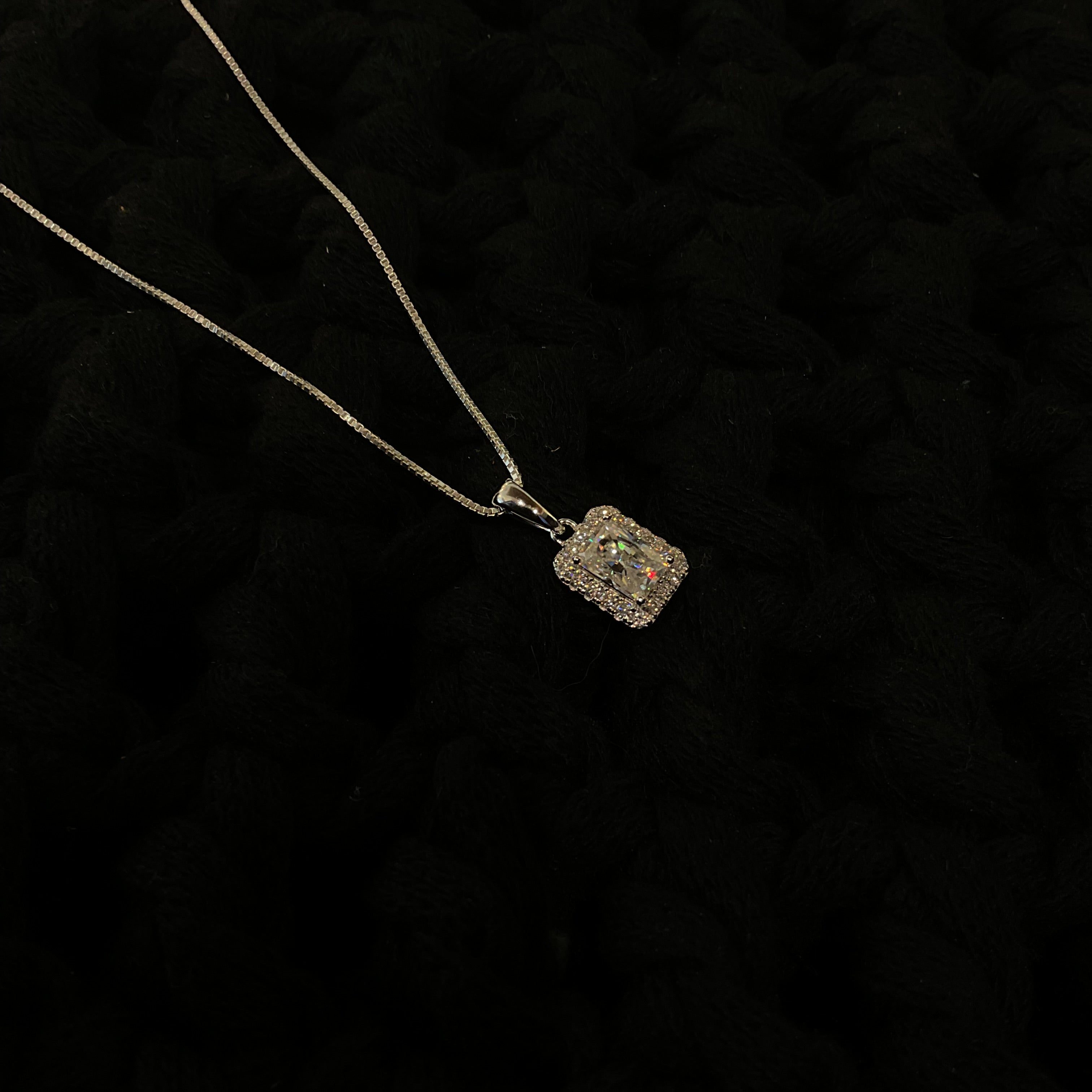 Anillo de Plata con Moissanita Radiant