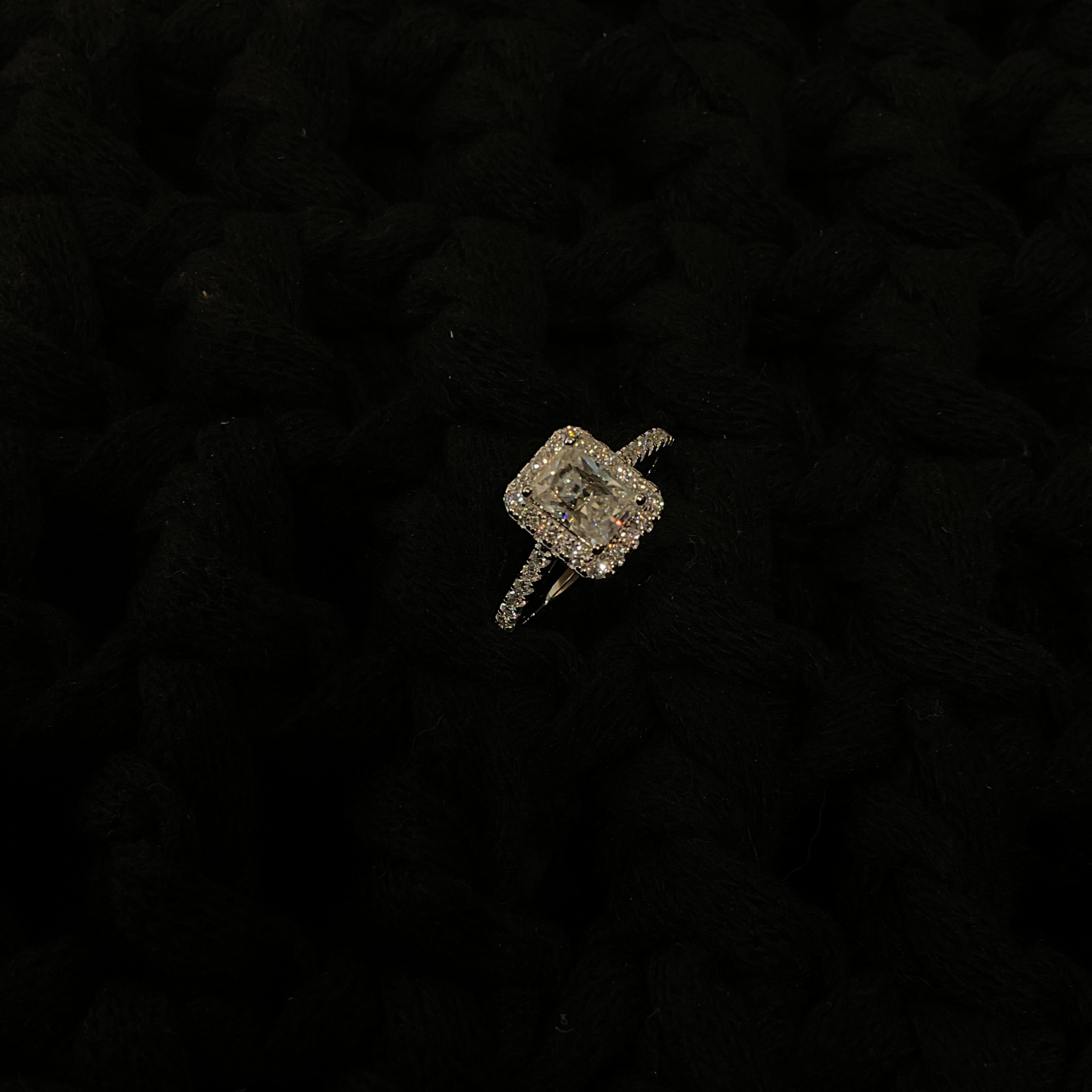 Anillo de Plata con Moissanita Radiant