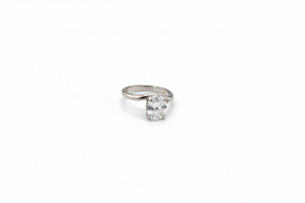 Anillo .925 Oval Cristalino Plateado