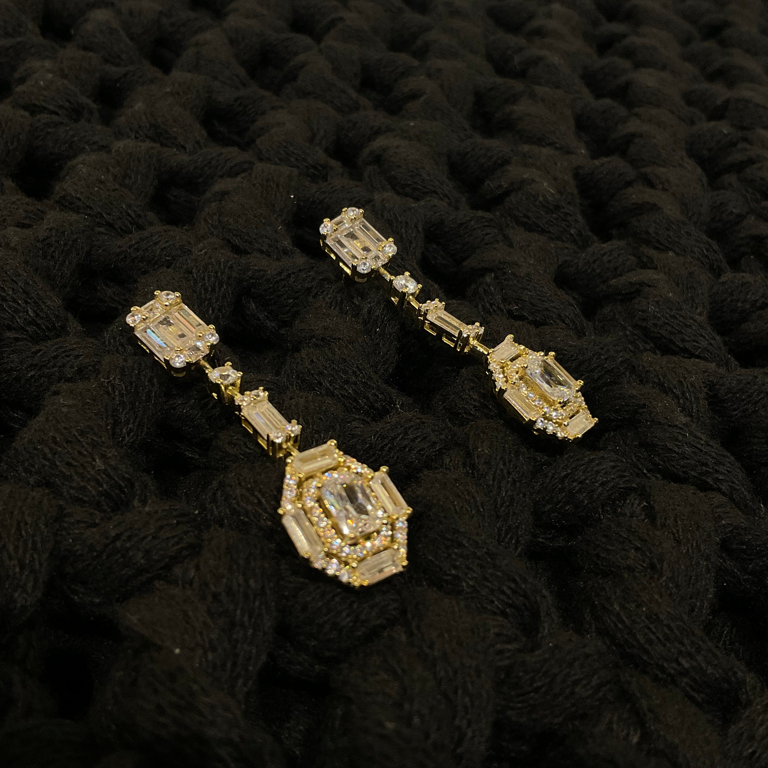 Arete Baguette Largo Dorado