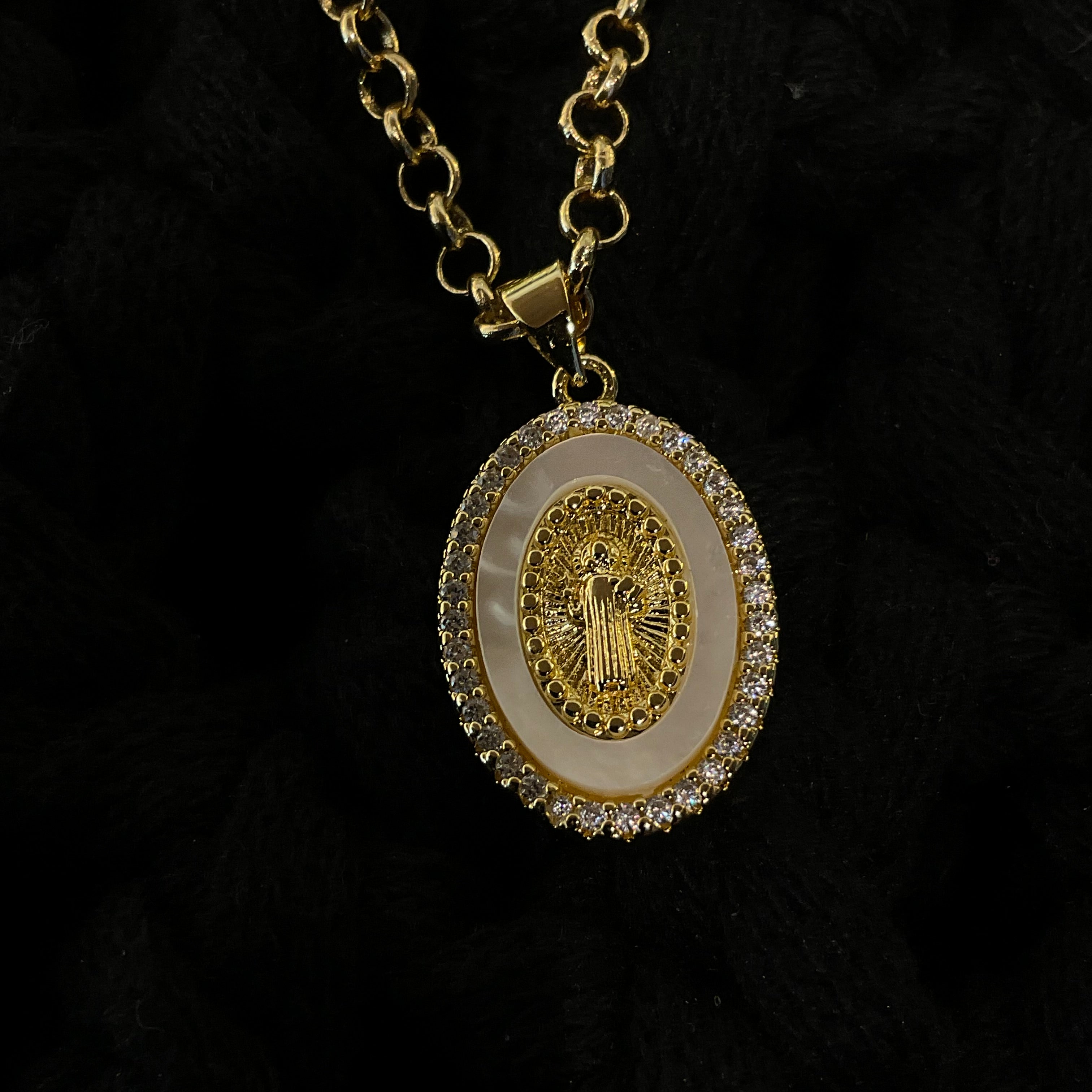 Collar Placa Ovalada San Benito