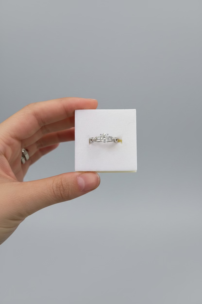 Anillo Solitario de Oro Blanco 10k