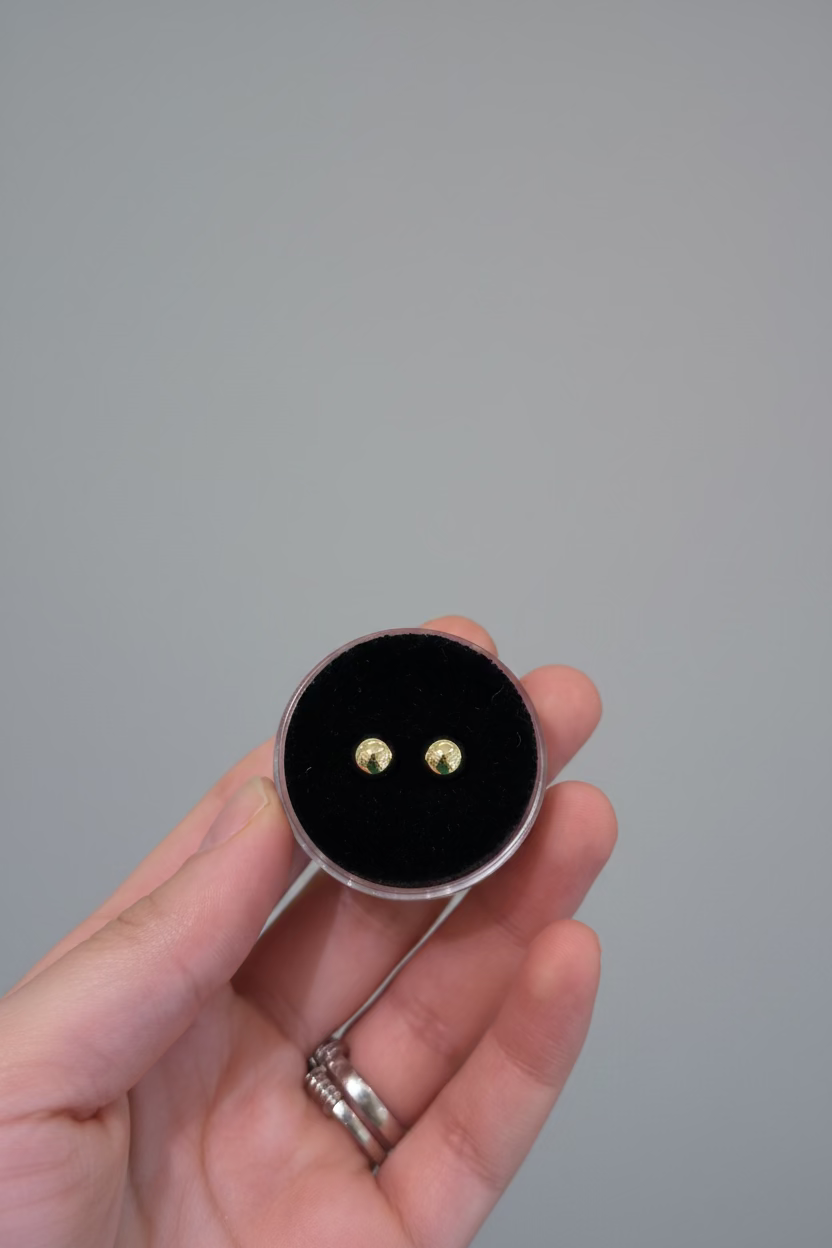 Studs Bolita 4mm 10K