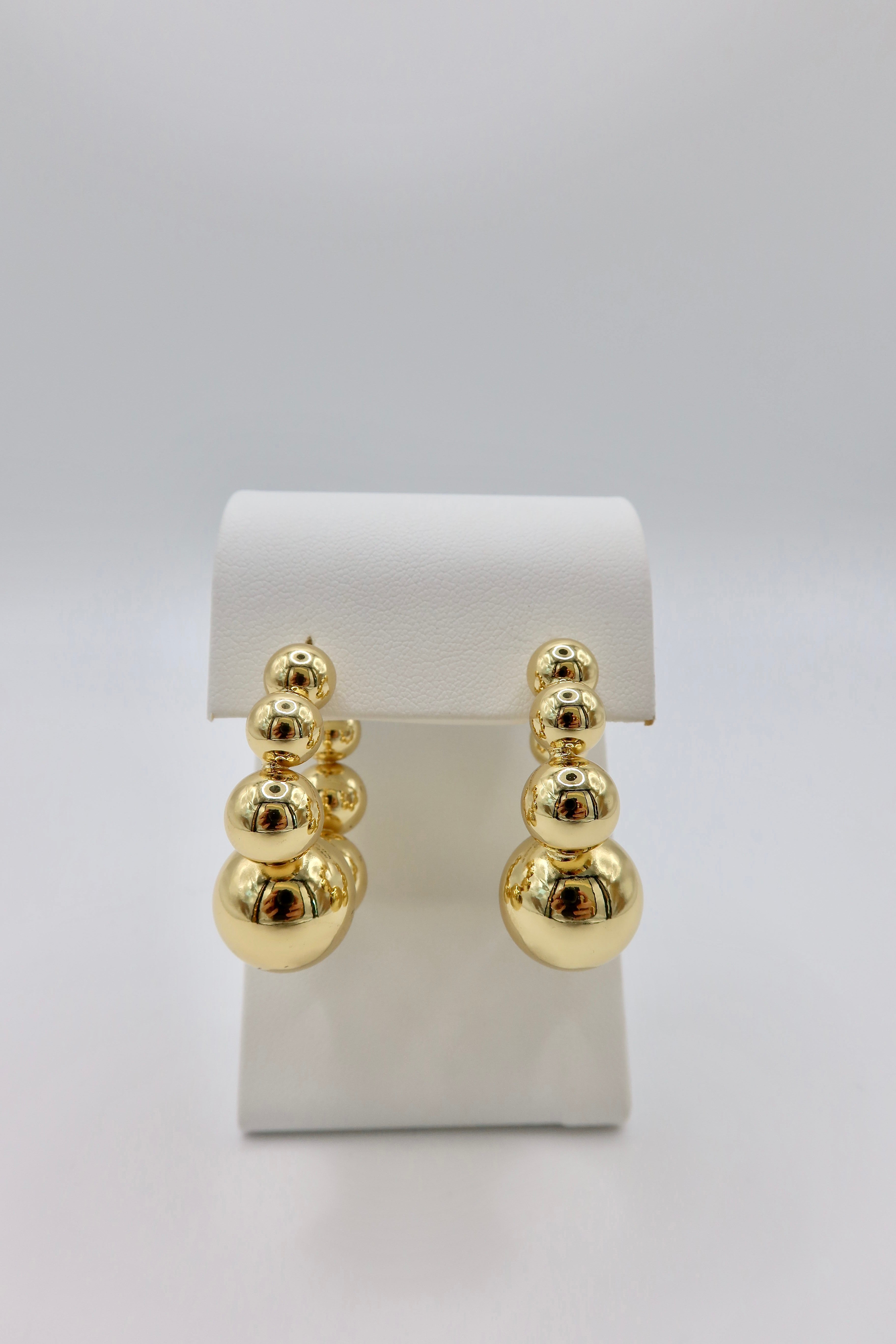 ARETES HOOPS DORADOS